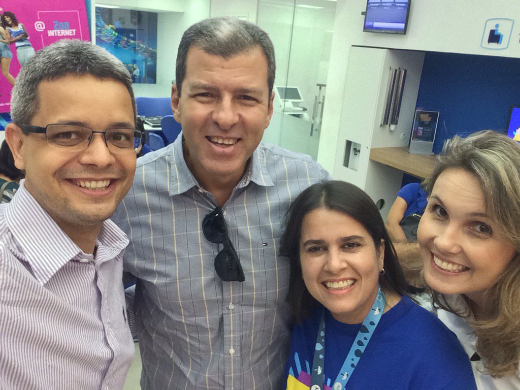 babistorehq's tweet photo. Loja TIM em Feira de Santana! Sรณ faltou a Bia e o @rmabreu #TIMSTORE #TIMBAHIA #NOVOSPLANOSTIM #AQUIPULSASANGUEAZUL https://t.co/fFd5quIs85