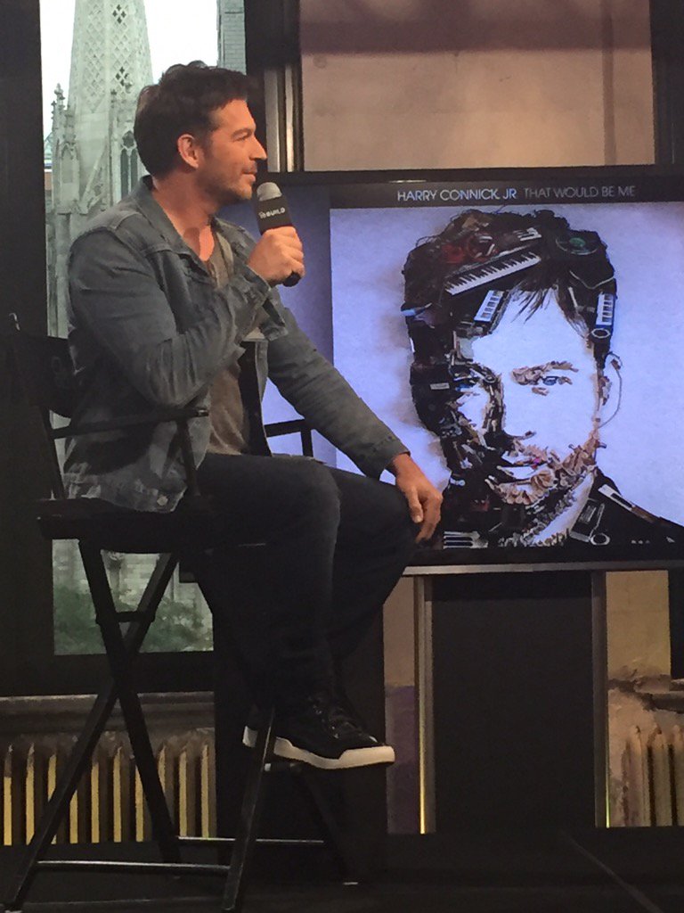 julzwien's tweet photo. "There is nothing about this album that is remotely related to jazz" @HarryConnickJR #ThatWouldBeMe #AOLBUILD https://t.co/Bobxl1V2RJ