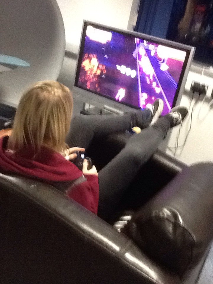 VivatoUK's tweet image. Whoever challenged @SpectraGame Jenny to beat their #Spectra score... She's been failing for the last hour