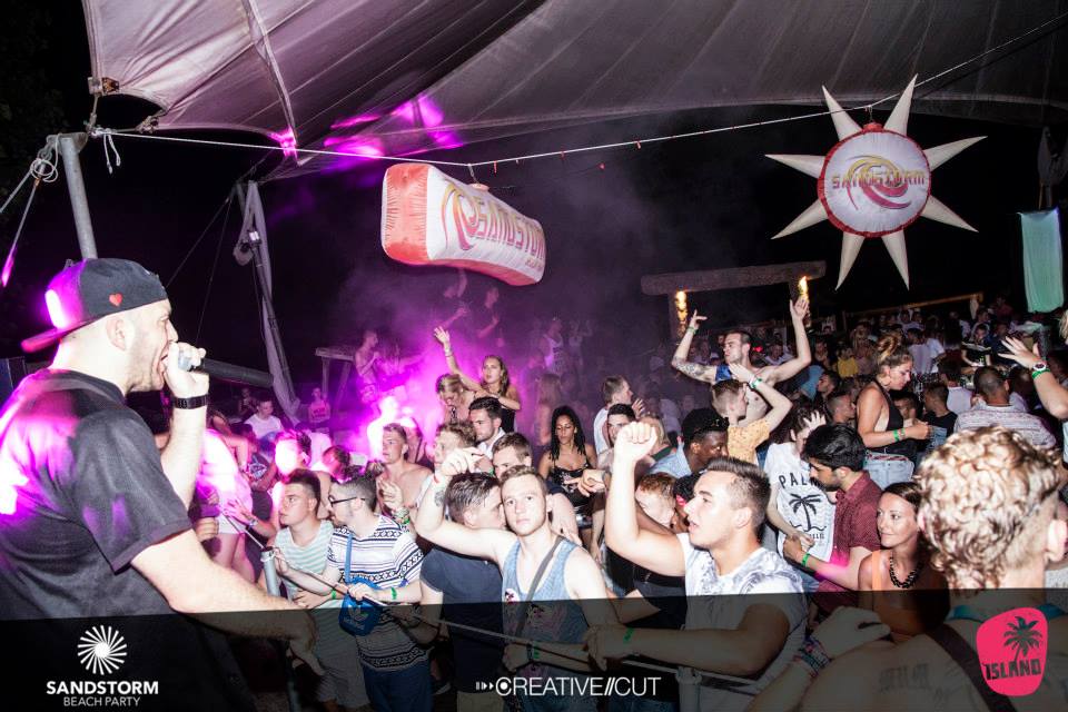 We miss so much nights like this...

#SANDSTORM #kavos #kavos2016 #No1 #summerblues