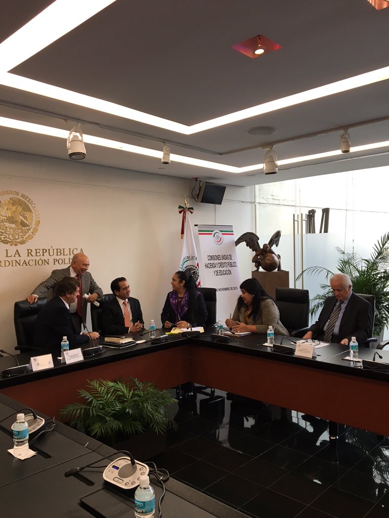VHermosilloBC's tweet photo. Recibimos a @SaraLdeG Rectora de la Universidad Veracruzana para tomar medidas por la falta de recursos en la Inst. https://t.co/LxkP3fkUTc