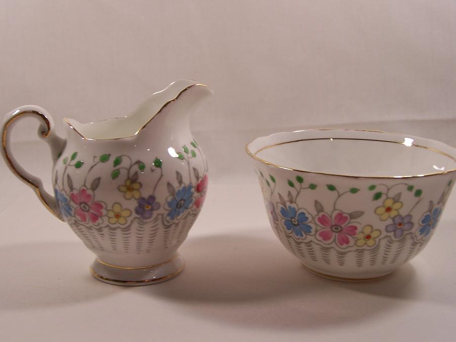 CollectorSeller's tweet photo. https://t.co/2i2f3ZstP1 New in #eBay Store: #Tuscan Fine #England #BoneChina #Creamer #Sugar with #Floral #Pattern. https://t.co/3afjkgELIb