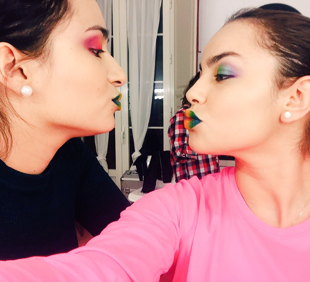 Días llenos de colorido e ilusión en las clases del #Máster y las técnicas de #Color! Qué morros! ^.^