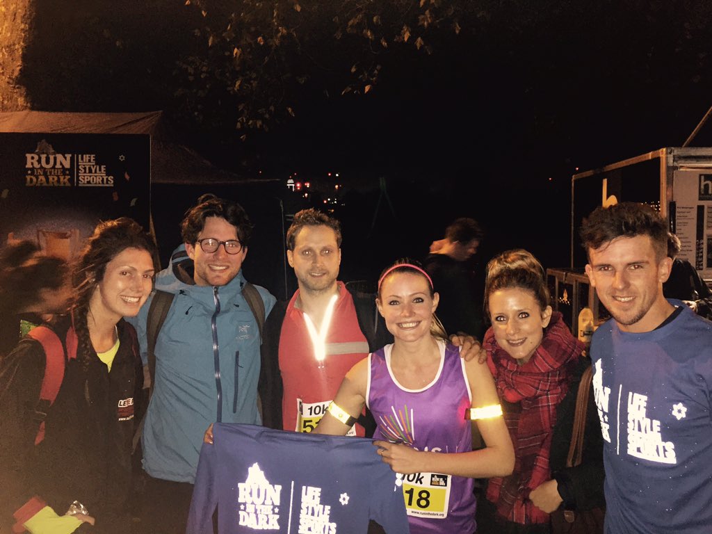 Elliewilk0's tweet photo. Battersea park #RunInTheDark team pick @MSUK6 #premarathontraining #pb #ukrunchat https://t.co/QwA2NHUduP
