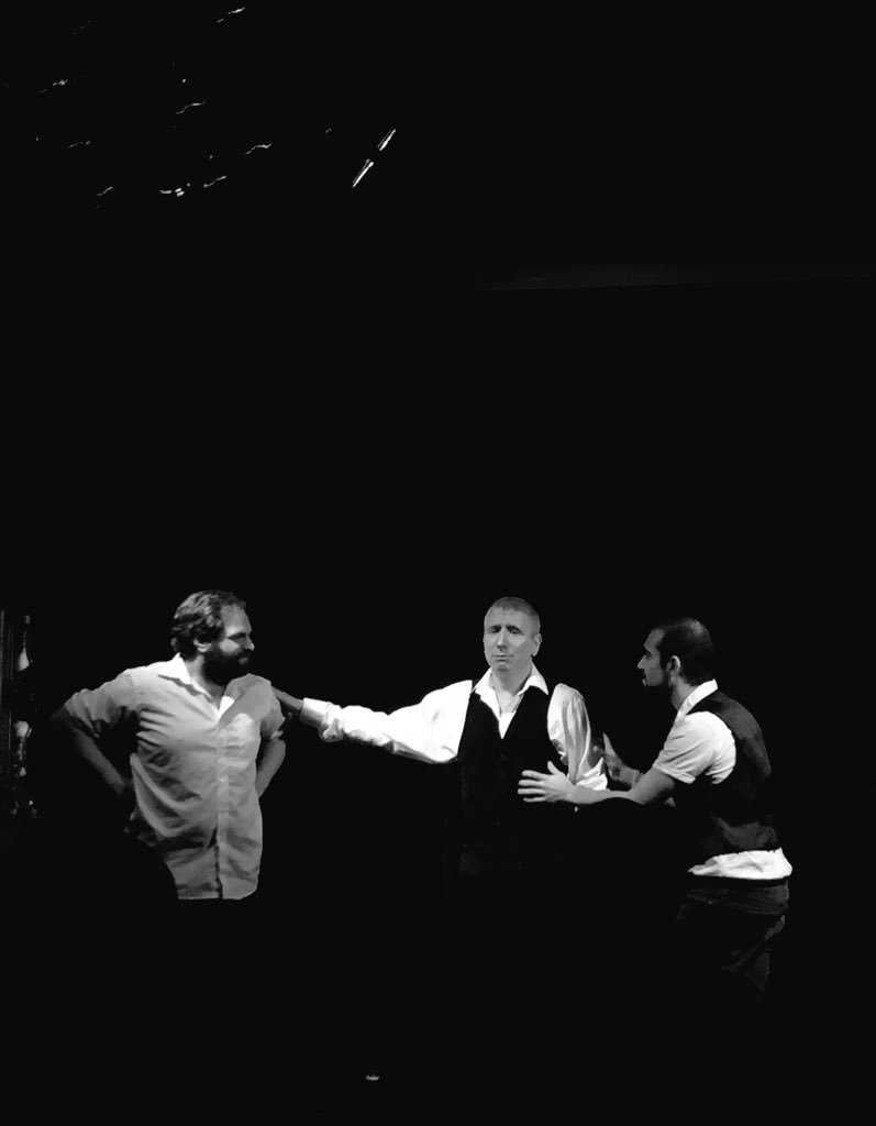SarahMannComedy's tweet photo. Now @DrSynistra owns @spreadeaglecroy. Last at @SpreadEagleImp. #GoingOutWithABang #funnyforfiver #Croydon #comedy https://t.co/oco3S9tLU1