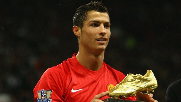 10 cosas de Cristiano Ronaldo que no sabías y que fueron reveladas en su nuevo libro bit.ly/1Sz7eVM