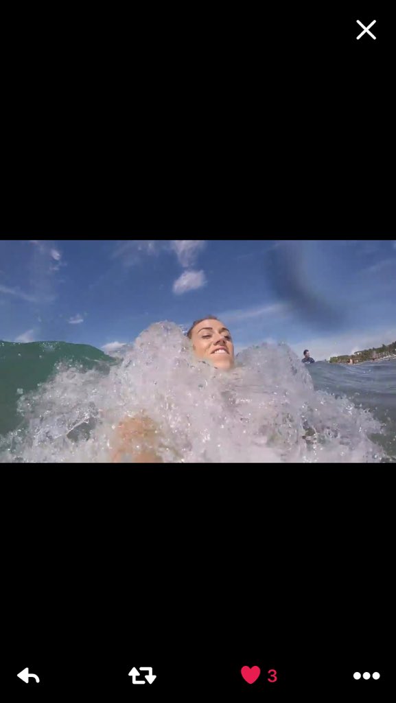 colleenskitten's tweet photo. Me trying to keep my grades up https://t.co/jHwuQxAMva