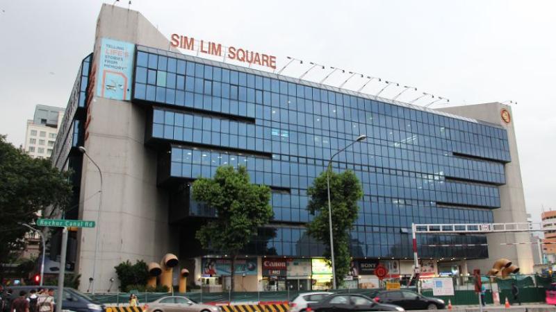 TODAYonline's tweet image. HAPPENING TODAY: #SimLim cheating case in court, #Modi in UK, S'pore vs Japan match... bit.ly/20MTZ9j