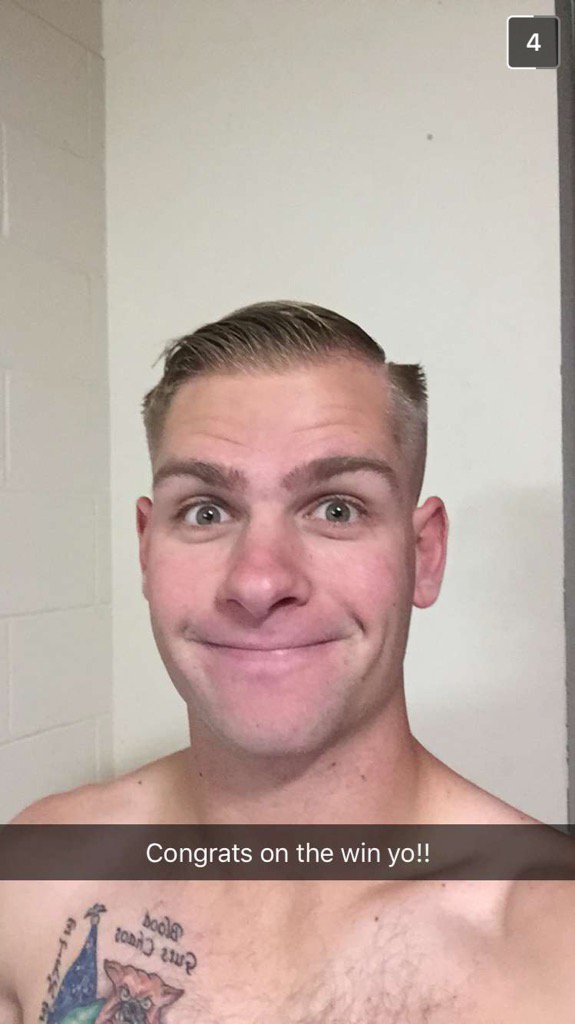 Emmarissinger's tweet photo. this guy fights for your freedom how do you feel about it????? #hvdmatt https://t.co/ybJeuZtMaf