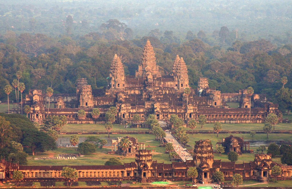 vacaykit's tweet photo. Fascinating #AngkorWat and other wonders of #Cambodia: https://t.co/UM0XFG2j8J 
#packingtips #travel https://t.co/Ngny16zVRX