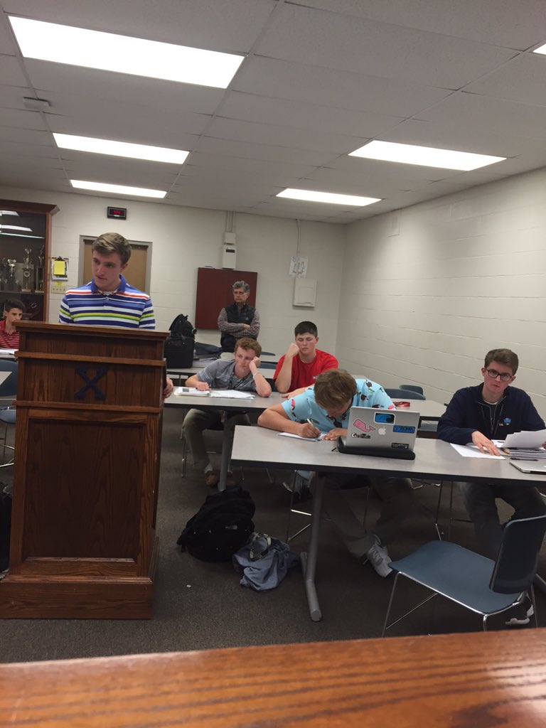 Coach Goldberg popped in to witness the lads. <a href="/mj_hoffa/">Michael Hoffer</a> @BrokampRyan