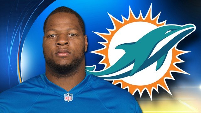 Dolphins star Suh apologizes to mom for dropping F-bomb on television during Bills loss bit.ly/1NrHPZK https://t.co/HdiR27YsBO