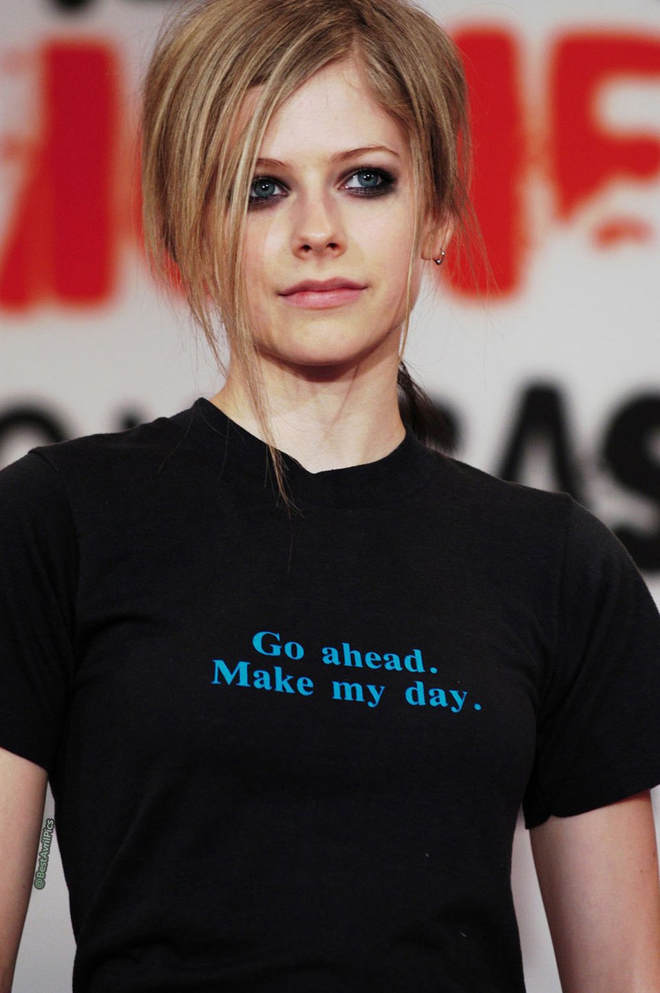 Avril Lavigne Pics On Twitter Avril Press Conference In Seoul 2004 