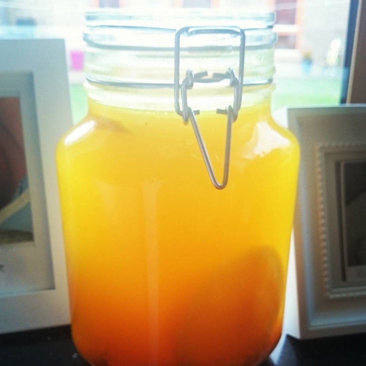 TotalRenu's tweet photo. #Repost @melissaemer
・・・
Anti inflammatory turmeric tea! My nails are pure yellow after grating the turmeric so w... https://t.co/jsznjgmzD4
