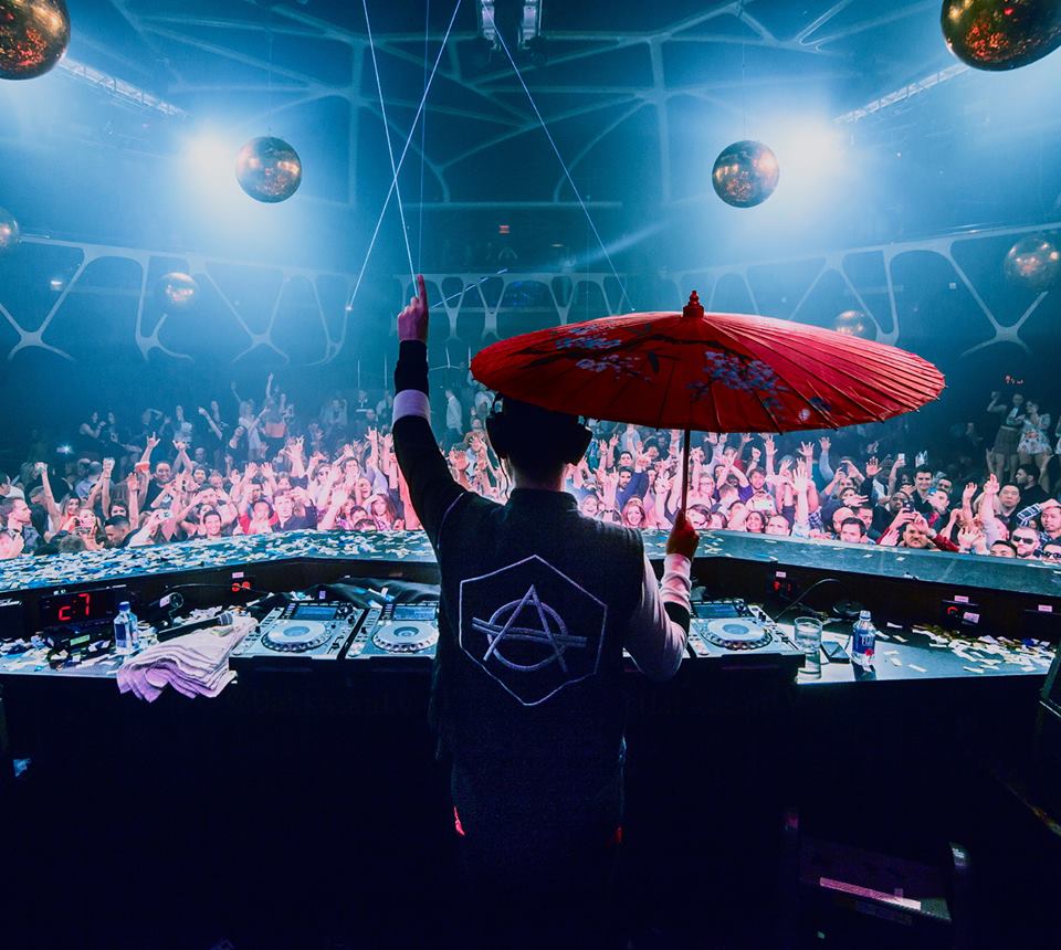 Greetings from Las Vegas! Where I recorded a new HEXAGON radio show for