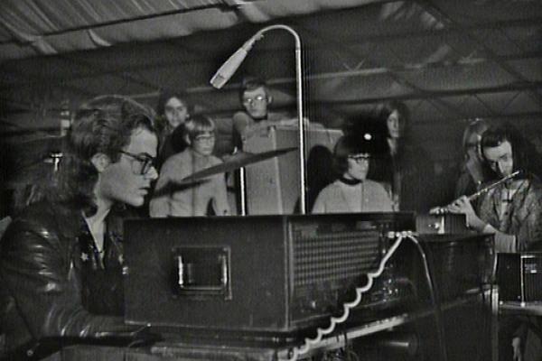 EBnet's tweet photo. Travel back to 1970 with this rare footage of @Kraftwerk 's​ first ever gig: https://t.co/HyOEiBasnc  #technohistory https://t.co/YeDw6GOcw8
