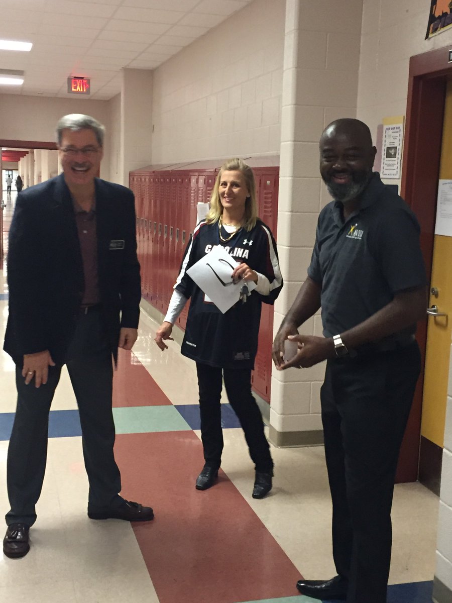 deesnowserves's tweet photo. #AllenJohnson #MariaJohnson @JenkyJenks #LightMoment @AVIDEasternDiv #DemoShowcase #NorthsideHigh @OnslowSchools https://t.co/IvkkRY5Hp6