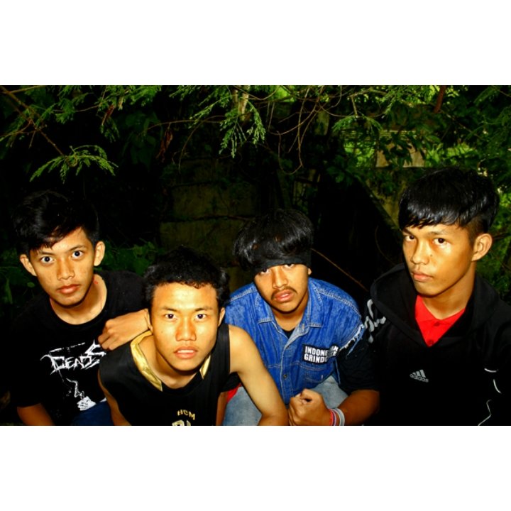 K E C A M A N tweet media