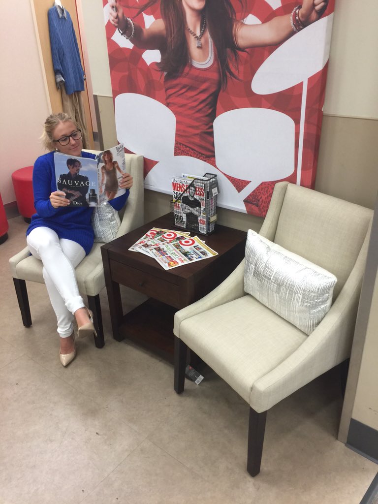 TheMillestVML's tweet image. @AbbyAtTarget styled head to toe and showcasing our new Mill Lounge in the FR!!! #SaksFifthTarget @JeffAmos5