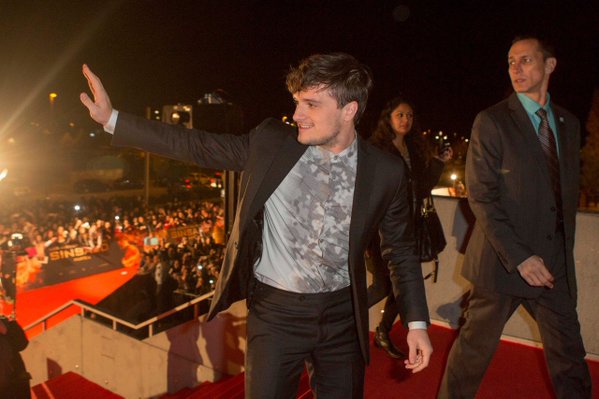 Luci_aMarquez's tweet photo. #SinsajoParte2 #MockingjayMadrid #MockingjayPremiere #PremiereSinsajoA3 #PremiereSinsajoParte2Madrid https://t.co/K1L2sxBaUA