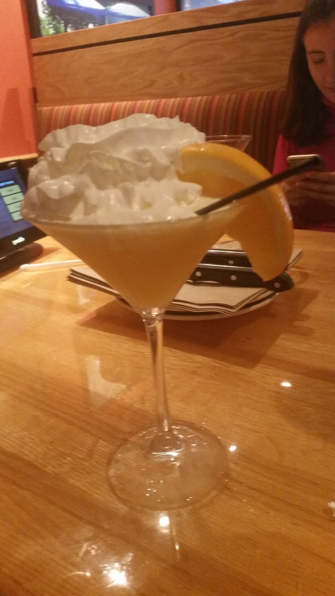 willssuki's tweet image. Creamsicle martini #Iamfive