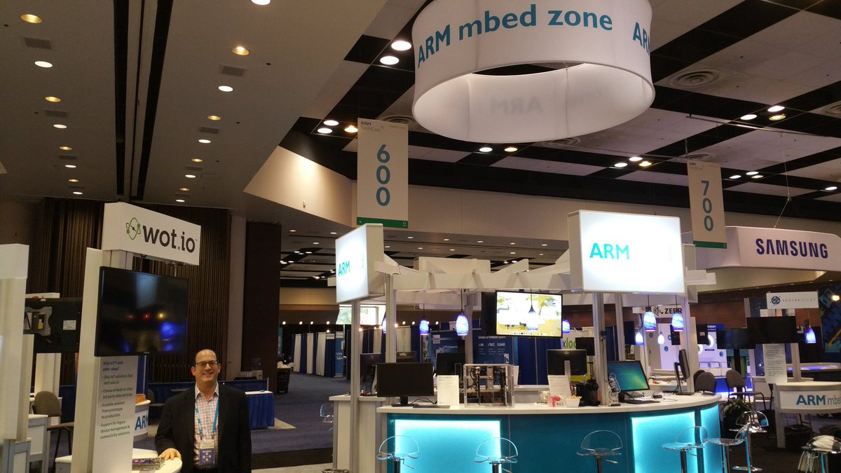 picostar's tweet image. Just before the crowds #ARMTechCon, @wot.io #ARMmbed zone with @mgolner ready to showcase the data service exchange