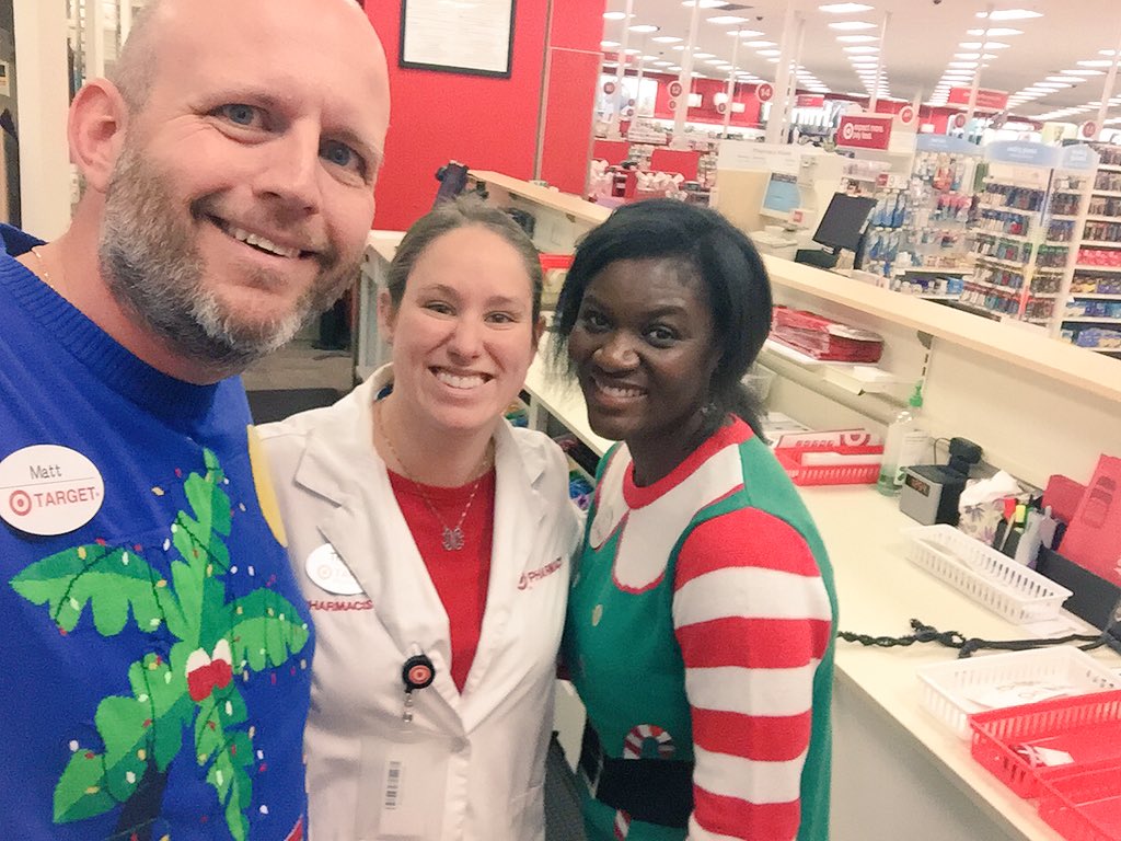 Tiffany and T2803 busy at work driving the best script comp in the group!  Way to go ❤️💚🎄.