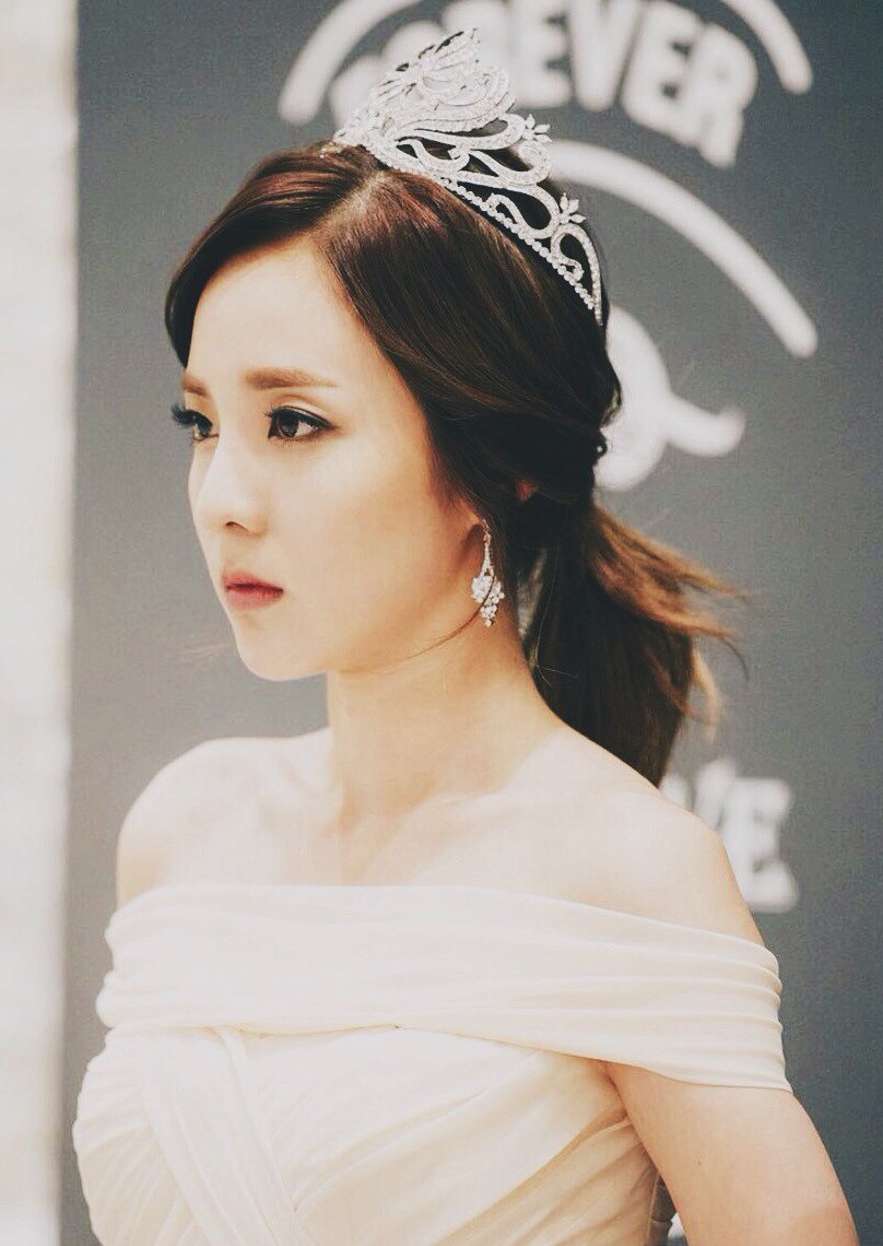  Happy birthday to the owner of the fountain of youth and the ever humble sandara park ;) 