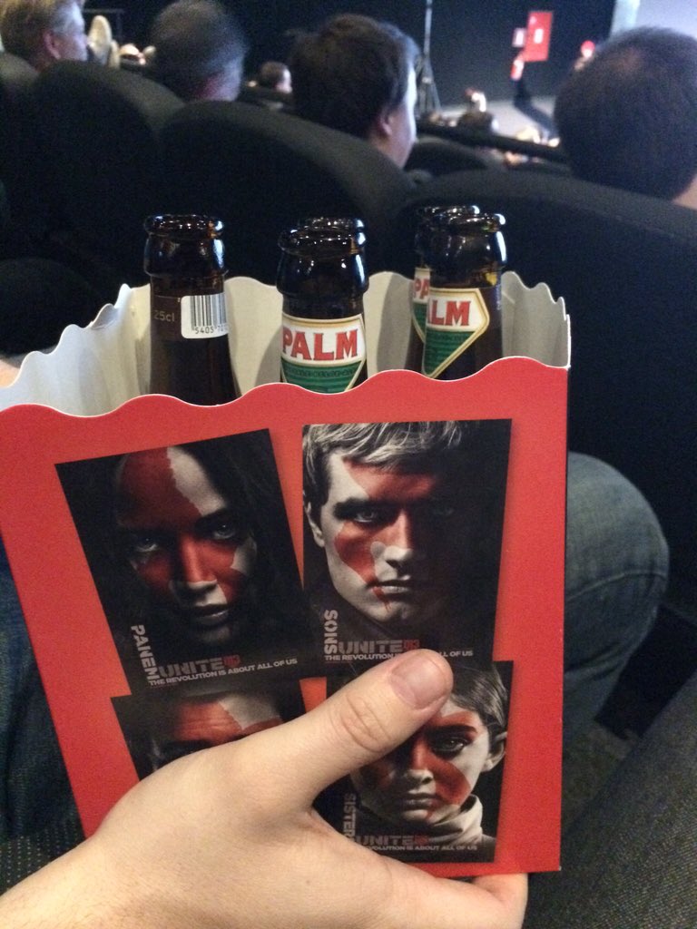 vladopavlov's tweet photo. #Devoxx 6-pack. Thanks #JavaPosse... uhh... #JavaCouncil for the great show! :) @sjmaple @karianna @trisha_gee https://t.co/ZjYXjkRCFN