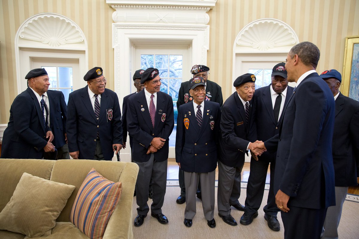 BarackObama's tweet photo. "On this day and every day, we thank you." —President Obama #VeteransDay https://t.co/nRcBslDrdh