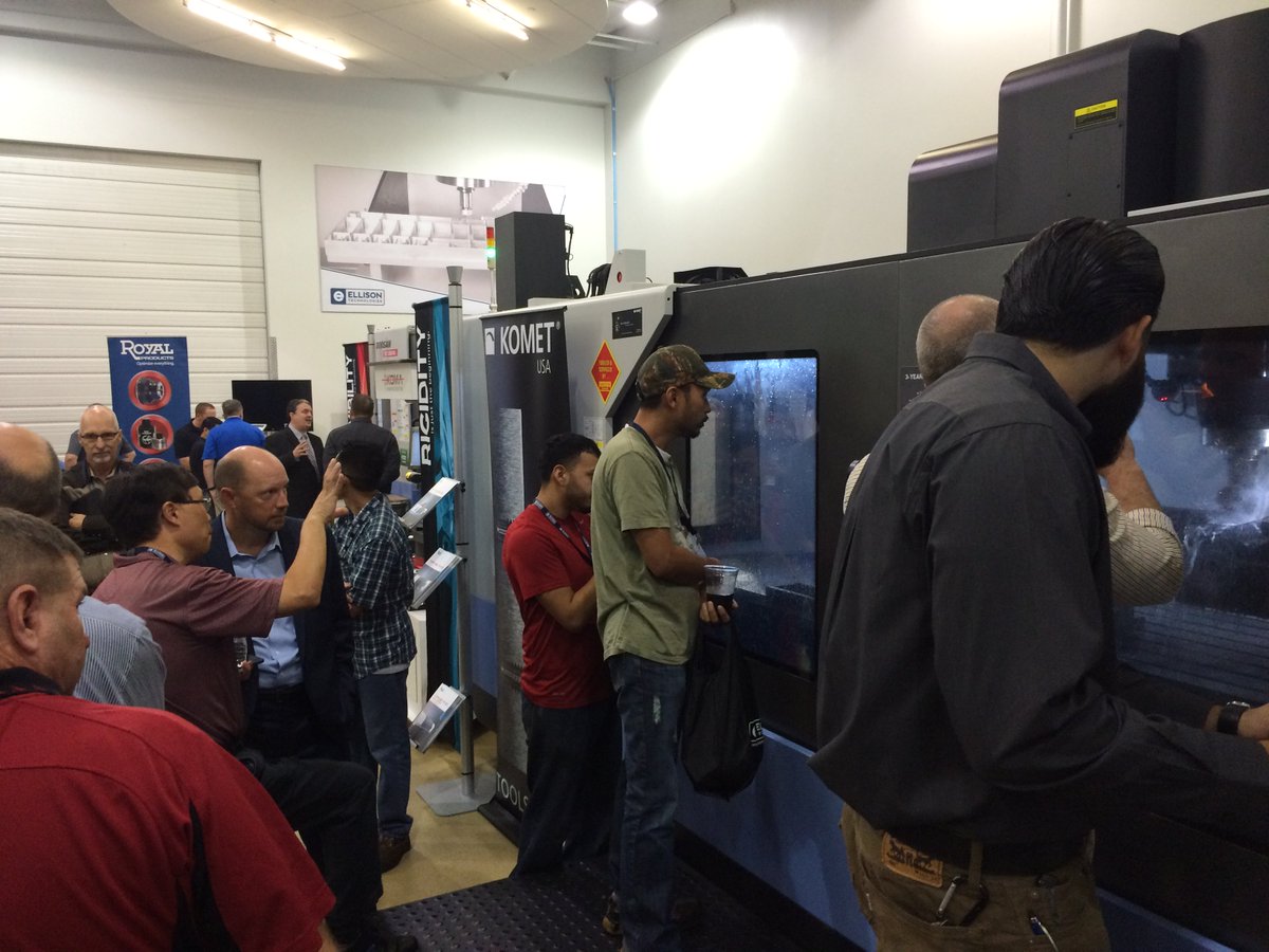 EllisonTech's tweet photo. See why #Houston #MFG's are packing the house right now at our MachineFest today &amp; tomorrow! https://t.co/LOCGCO2fzz https://t.co/upVgKSUu1m