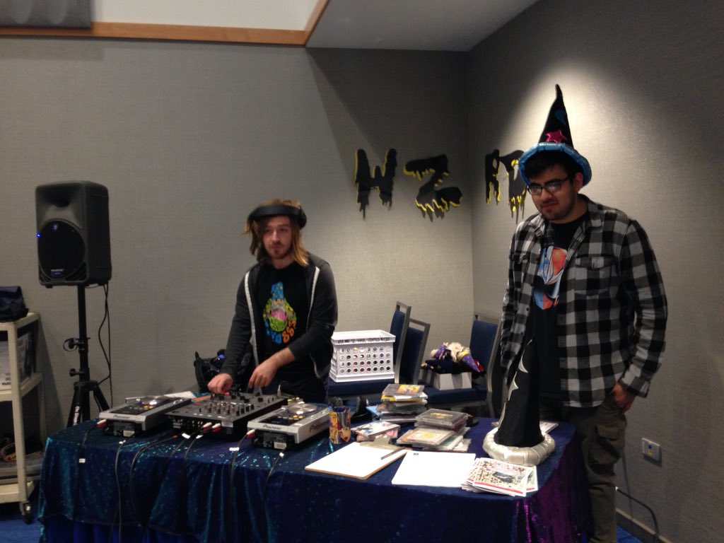 wzrdchicago's tweet photo. #WZRDChicago tearing it up in Salute to Grads #neiugrad #NowPlaying #NoTop40 https://t.co/TylvRTOHEo