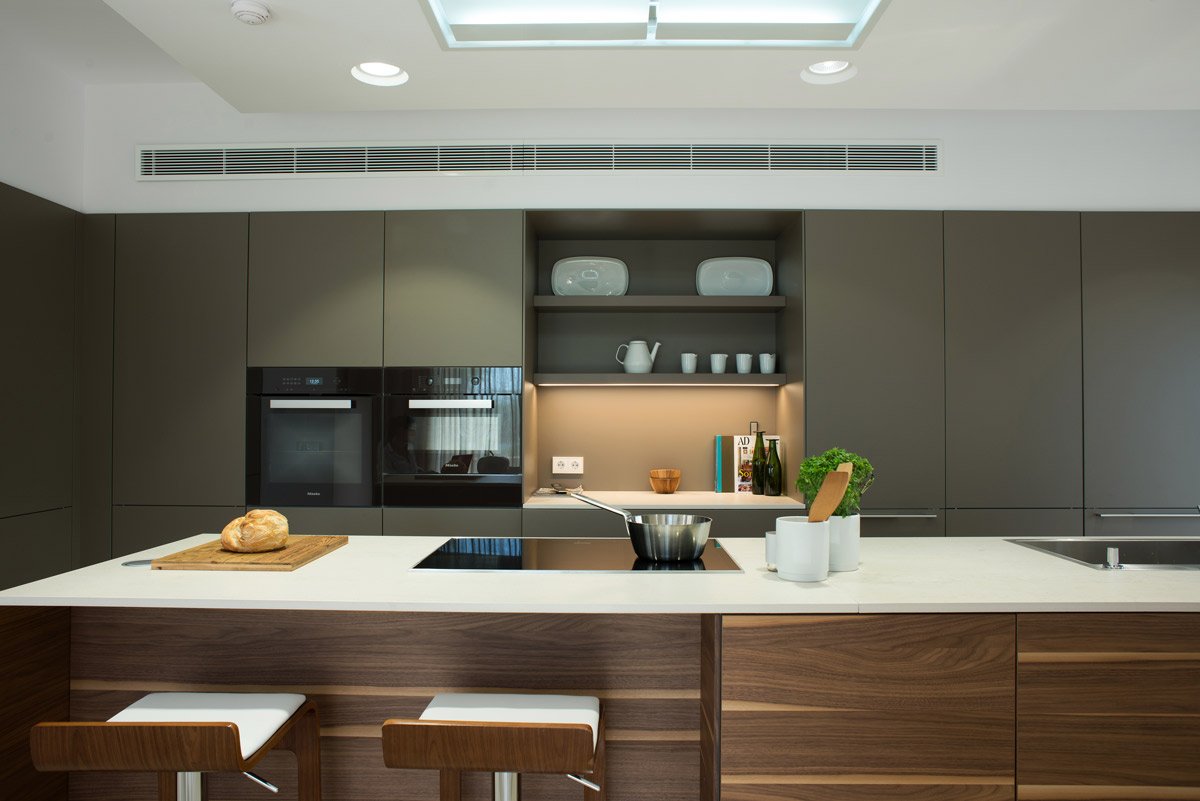 greekbcn's tweet photo. Una #cocina cálida como pocas. Un diseño que te sorprenderá https://t.co/0oY1R8Igi0 https://t.co/AgEbmivb03