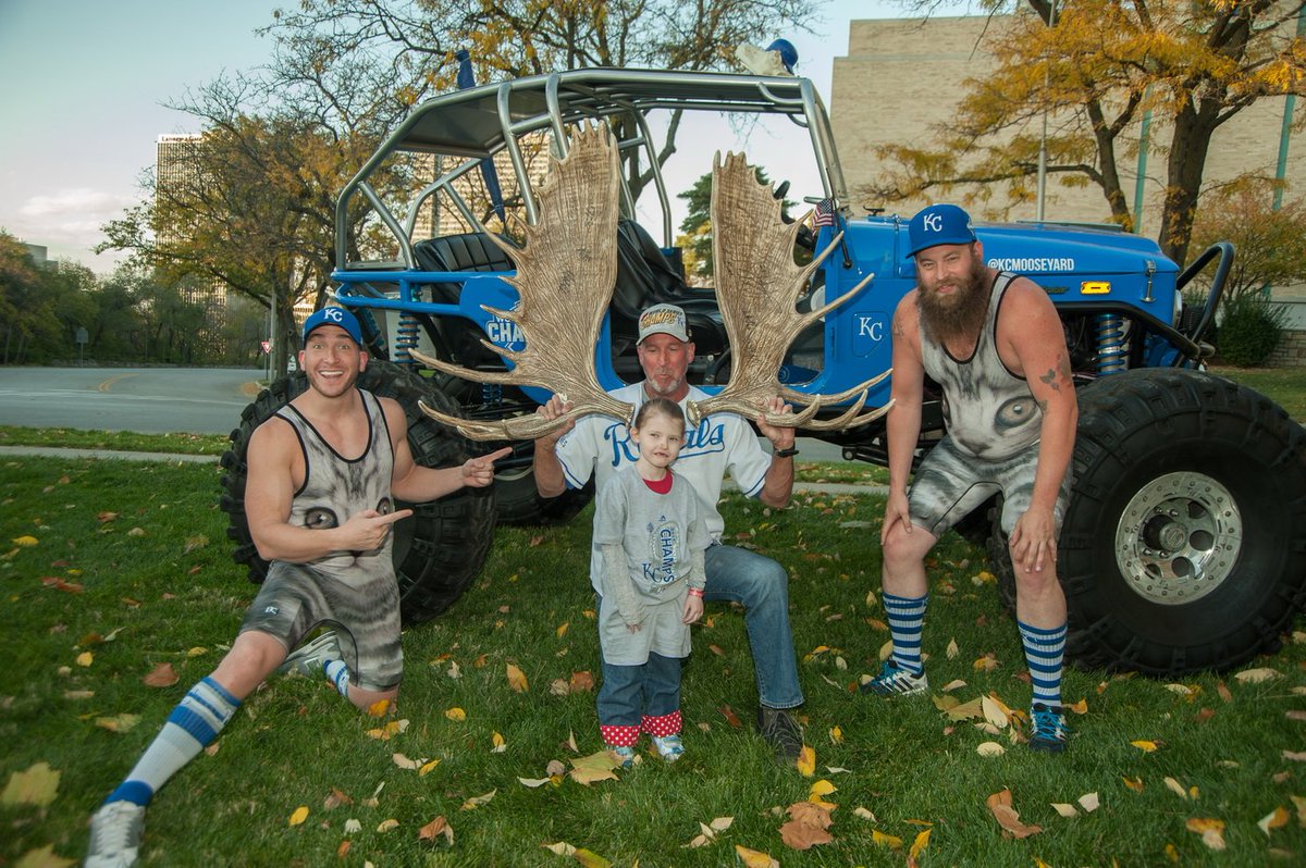 Studio99Photo's tweet image. @KCMooseYard @Fundamismpaul @jstoner44 and #MooseMobile showed up at @rmhckc to greet Young Bekah before surgery.