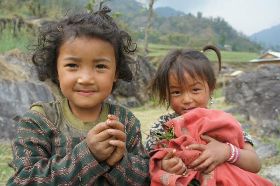 GiampiCorona's tweet photo. Grazie piccoli gioielli. Il Nepal e' sempre nel mio cuore. https://t.co/4XtVGmltYw