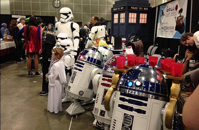waywardnerd's tweet photo. See Wayward Nerd's @StanLeeComikaze photo gallery on the site. #Comikaze #Comikaze15 https://t.co/zQvZKDrq1x https://t.co/IXiCHUB4K0