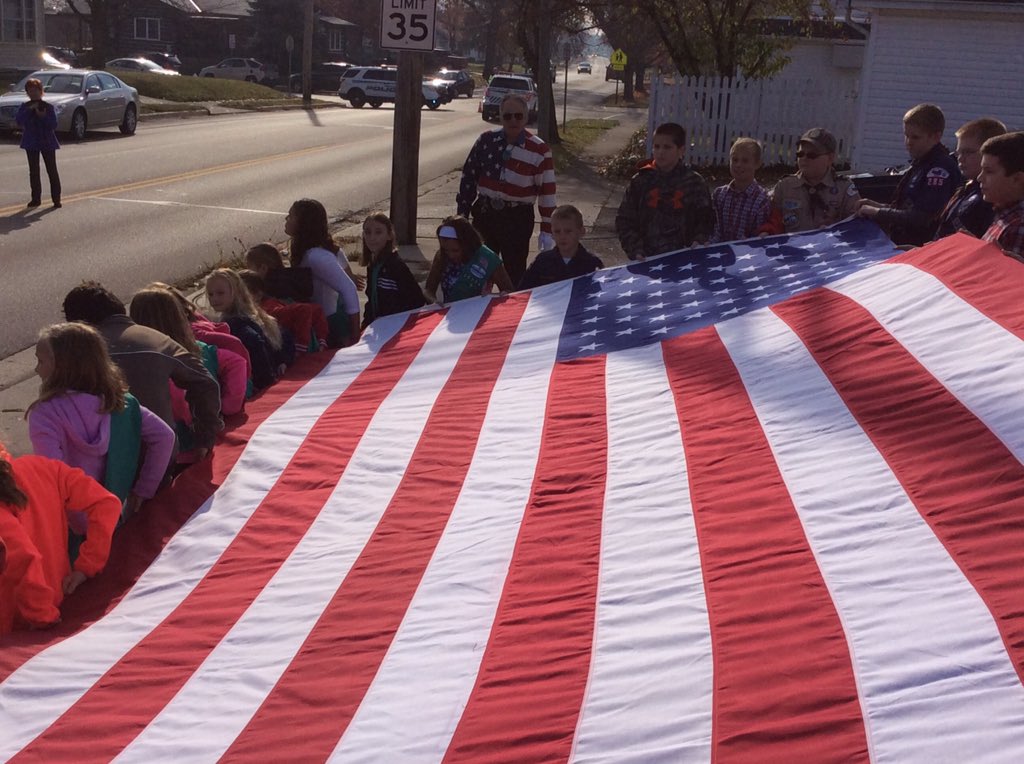 grgingerich's tweet photo. Veteran's Day celebration with LT 5th graders. https://t.co/cb43wlQ63p