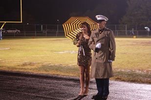 Anna_Claire97's tweet photo. Happy Veterans Day and thank you for your service @MoorePlz15☺️ https://t.co/G57hTAbd4U