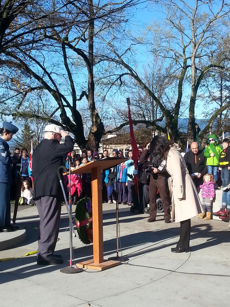ShawnVancity's tweet photo. MP @JennyKwanBC lays a wreath at Grandview Park #RemembranceDay https://t.co/PvJmgPBU6B