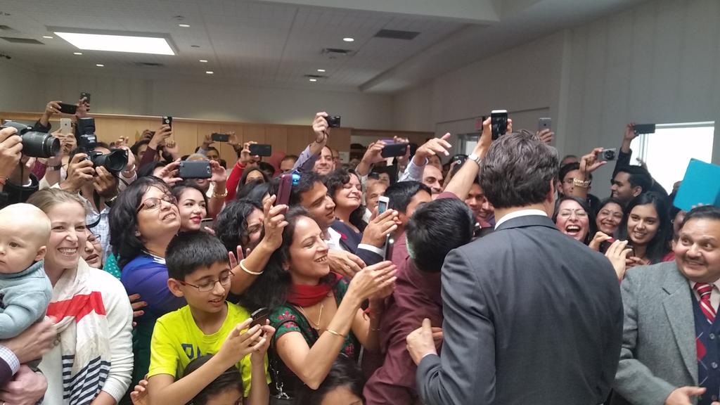 sacottawa's tweet photo. Celebrating Diwali with @ChandraNepean @karenmccrimmon @anitavandenbeld @JustinTrudeau at Hindu Temple #ottcity https://t.co/xA4vZYXMUo