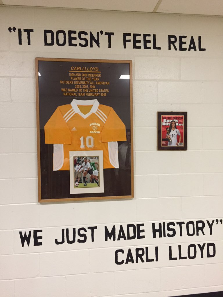 CarliLloyd's tweet photo. Was great to be back at the Delran Schools today and a photo with one of my favorite teacher! #DelranBears https://t.co/9ZwepHsnhH