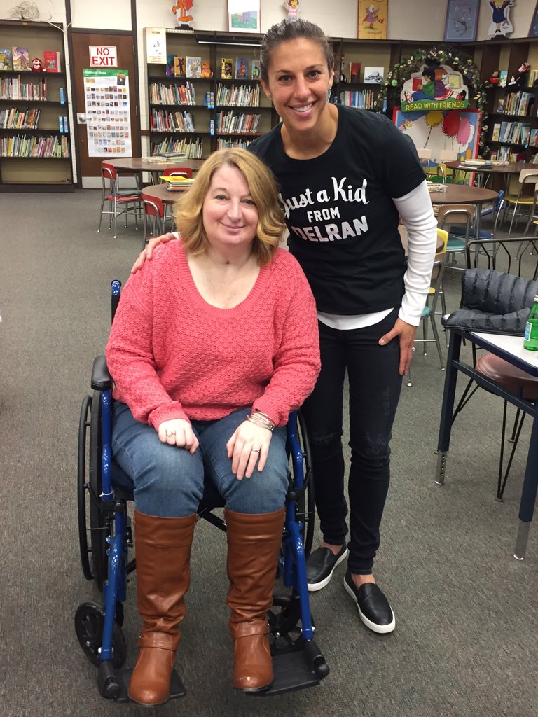 CarliLloyd's tweet photo. Was great to be back at the Delran Schools today and a photo with one of my favorite teacher! #DelranBears https://t.co/9ZwepHsnhH