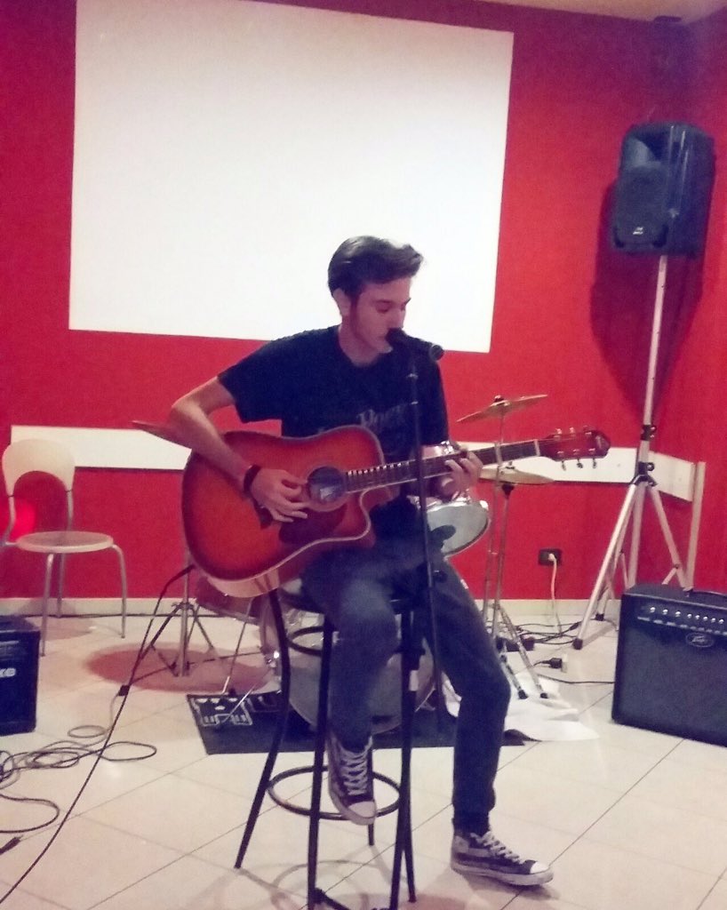HopelessTm's tweet photo. #simone #sepegno #contest #LIVEmyLIVE https://t.co/M9qlhXQNpX