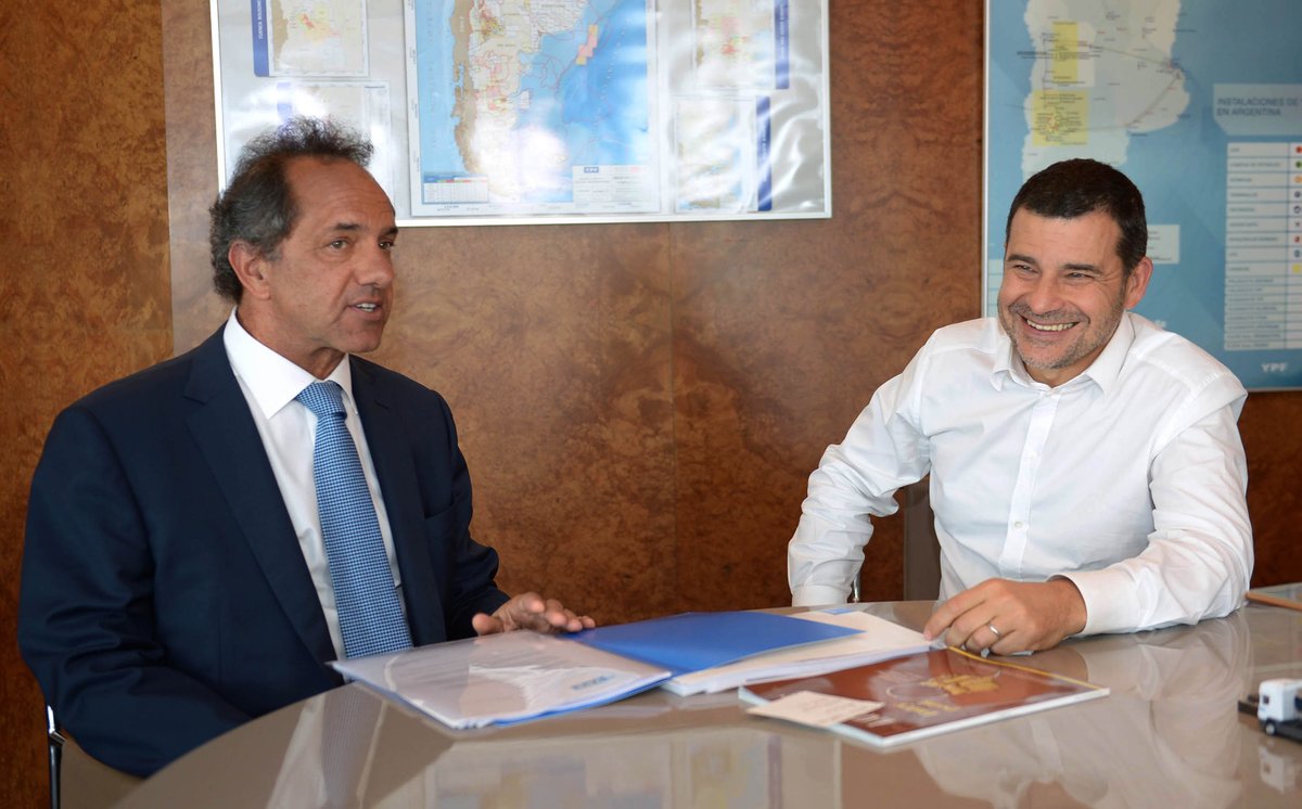 danielscioli's tweet photo. Si hay alguien que garantiza la continuidad de YPF en manos del Estado y las provincias, soy yo. https://t.co/7pAIzHiqdn