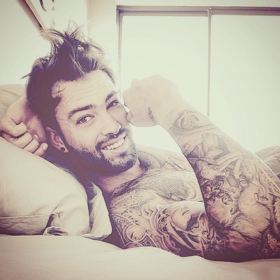AdrianMastersSA's tweet photo. #ink #tattoo #tats #chilled #happy #morning https://t.co/buYtLs6K0v
