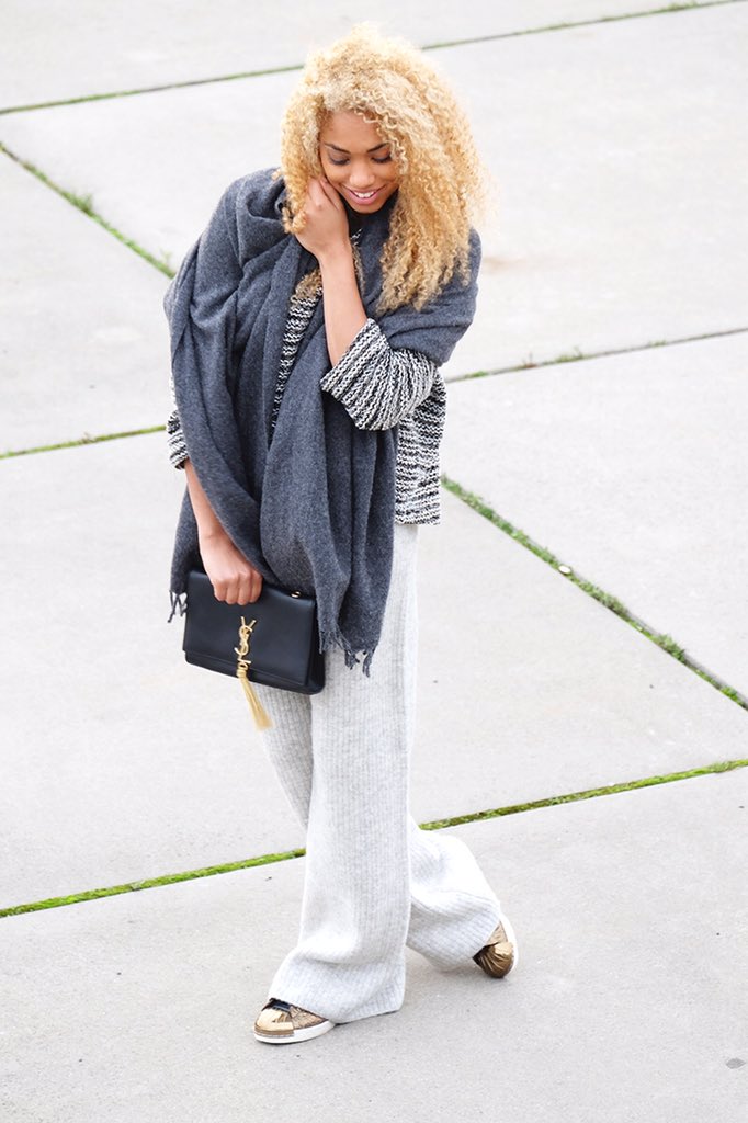 curlsallover's tweet photo. COZY OR JUST AN EXCUSE?
new cozy look instead of heels and the latest fashion stuff

https://t.co/493re7kLh1
#ootd https://t.co/1eKvdnFEfB