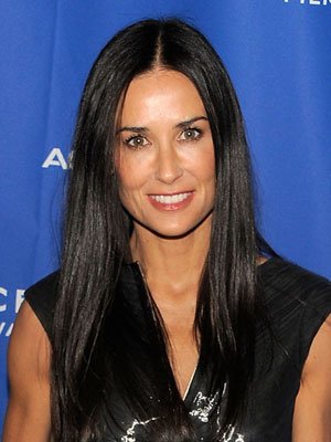 Mais dois aniversariantes, Demi Moore completando 53 anos e Stanley Tucci, 55 anos. Happy Birthday! 