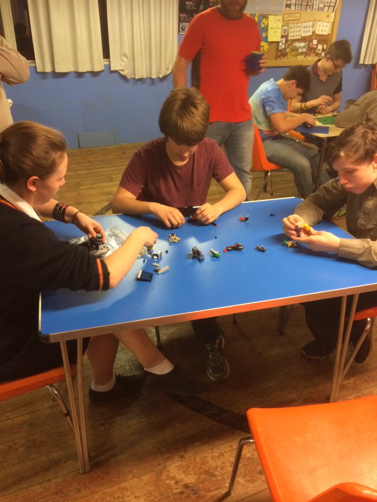 istari_esu's tweet photo. Stop motion film #scouting4herts #scouting4hertford #explorers https://t.co/lE3wWNvecB