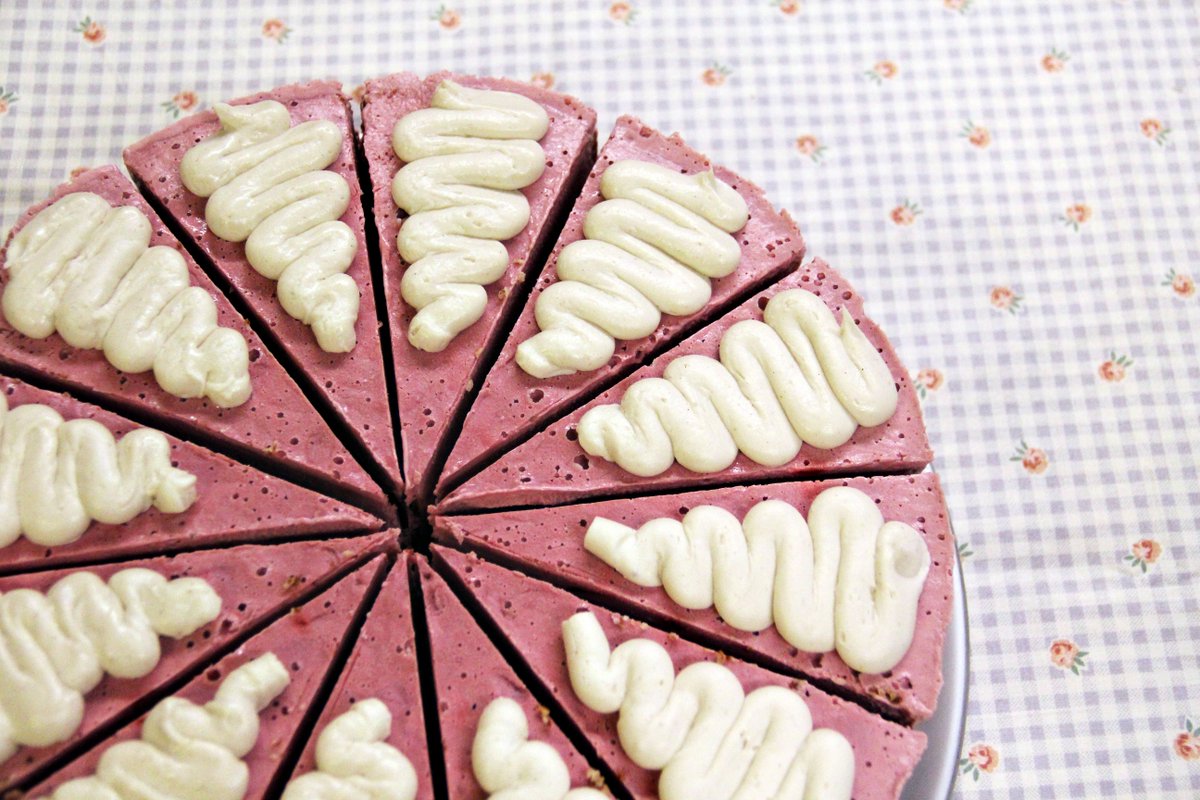 Strawberry!!!!! Order today at rawdaciousdesserts.com !
#rawdaciouspdx #glutenfree #Vegan #haveagreatday