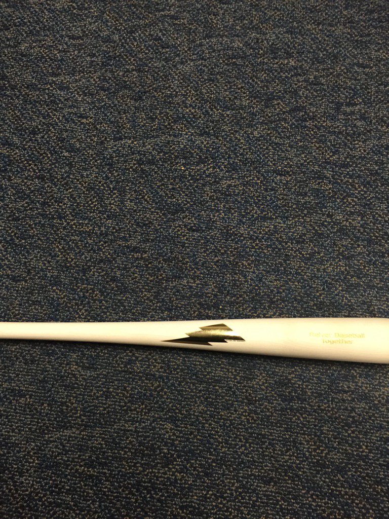 CoachRardin's tweet photo. Thanks to @NaturalBatCo for the sweet 27in instructional bats for @ReiverBaseball program. "Let the ball travel" https://t.co/OhNHDVke8B